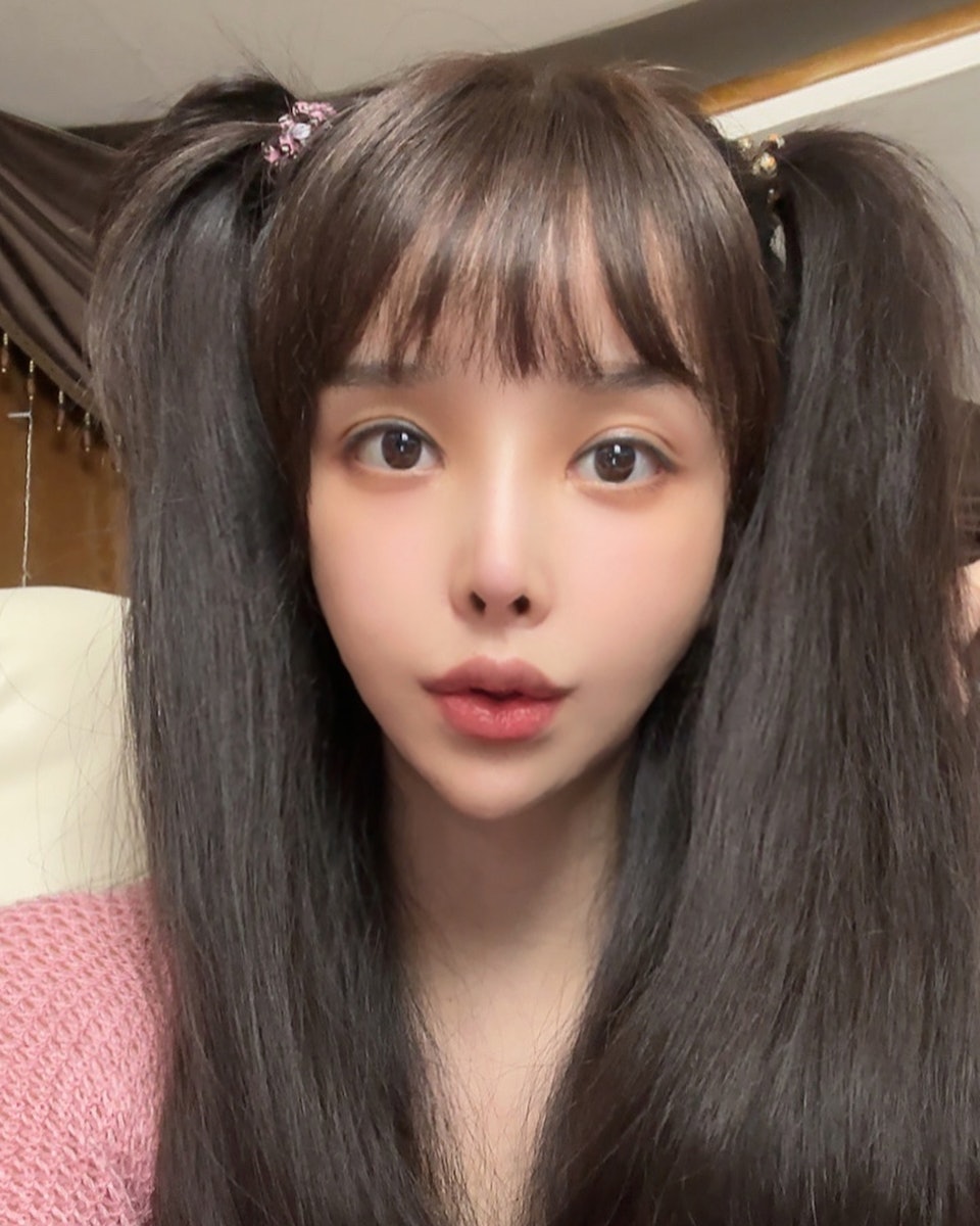 Harisu lộ nhan sắc khác lạ vì lạm dụng 'dao kéo'.
