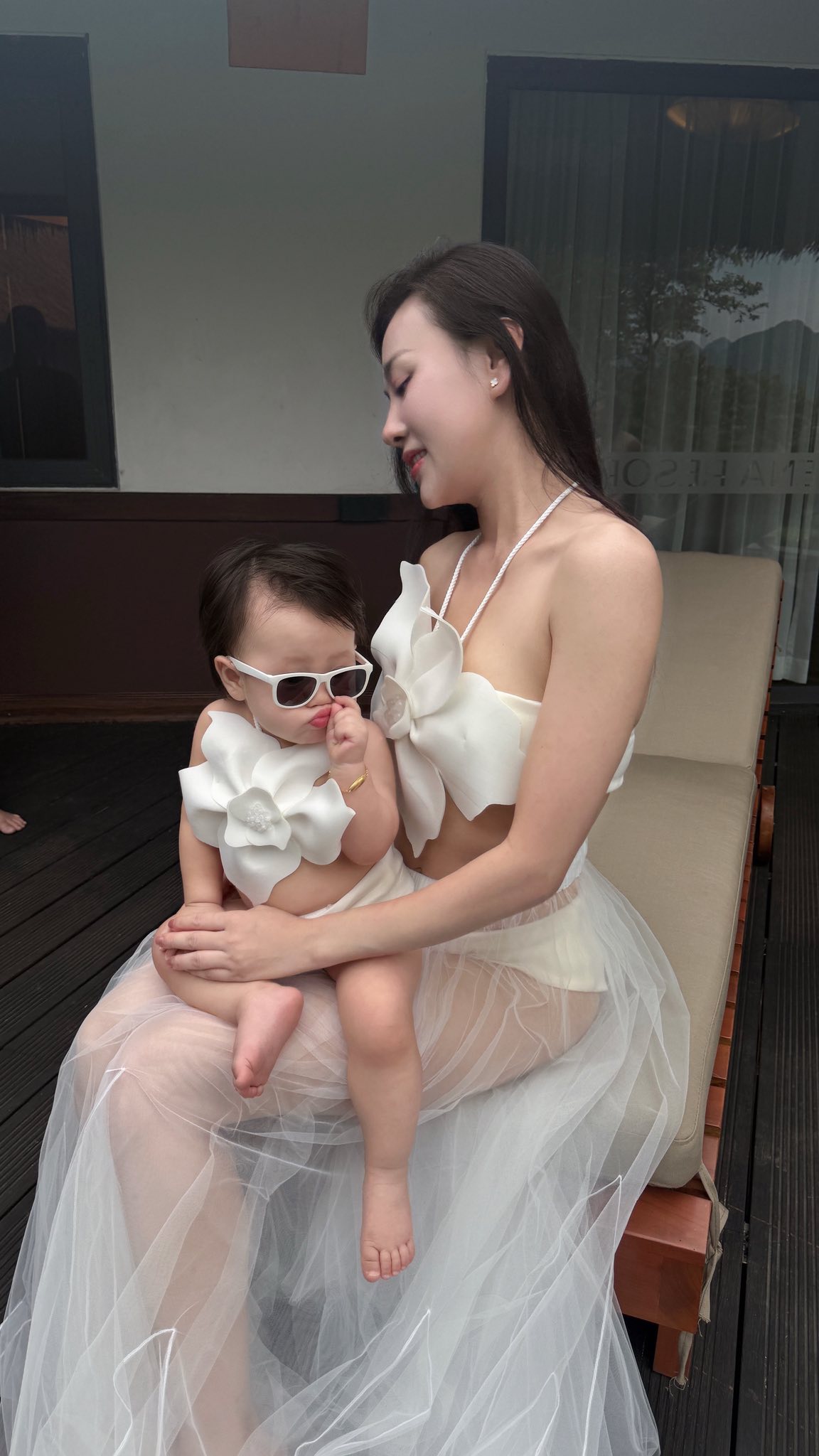 Bức tranh hạnh phúc của mẹ và con
