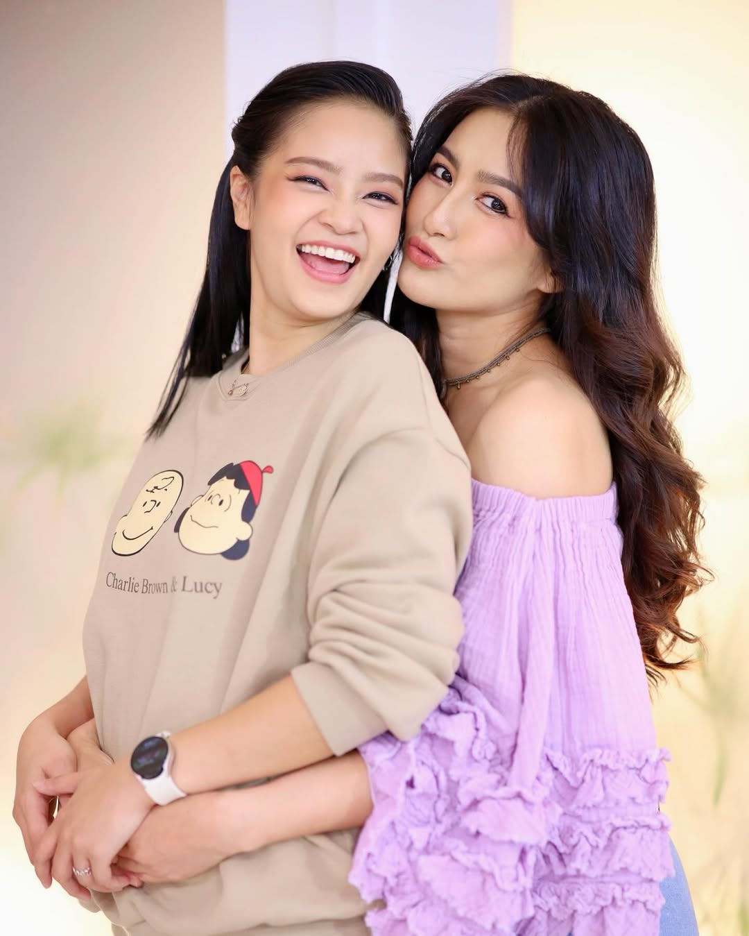 Cặp đôi Nok và Mhoui thông báo chuẩn bị đám cưới