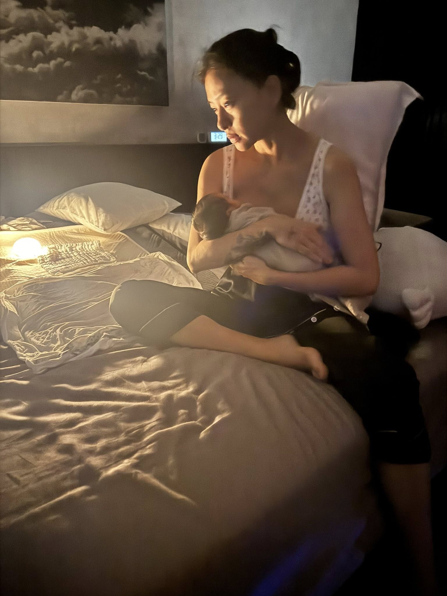 Ngô Thanh Vân mệt mỏi khi làm mẹ mới