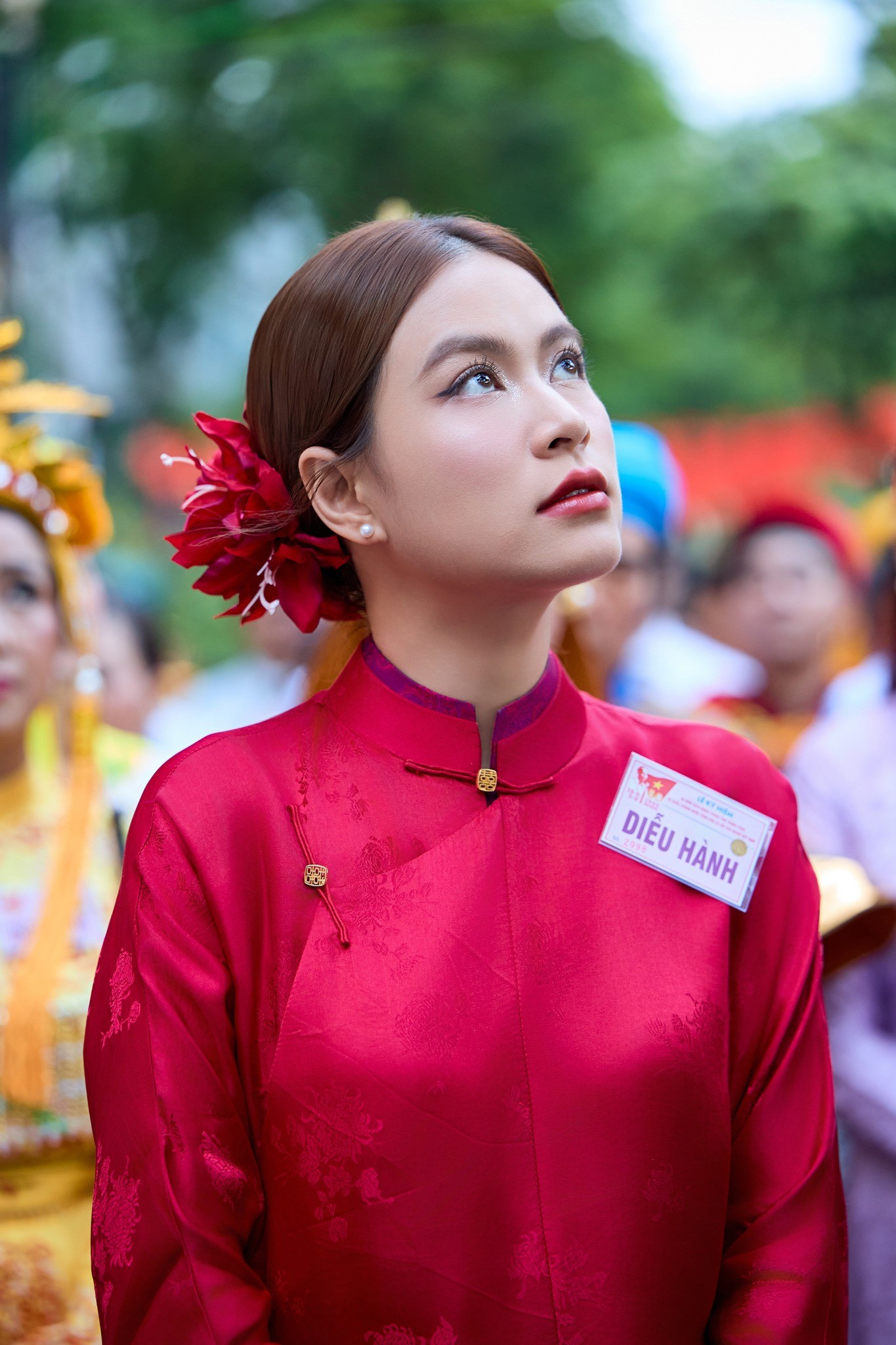 Hình ảnh thân mật của Đen Vâu và Hoàng Thùy Linh