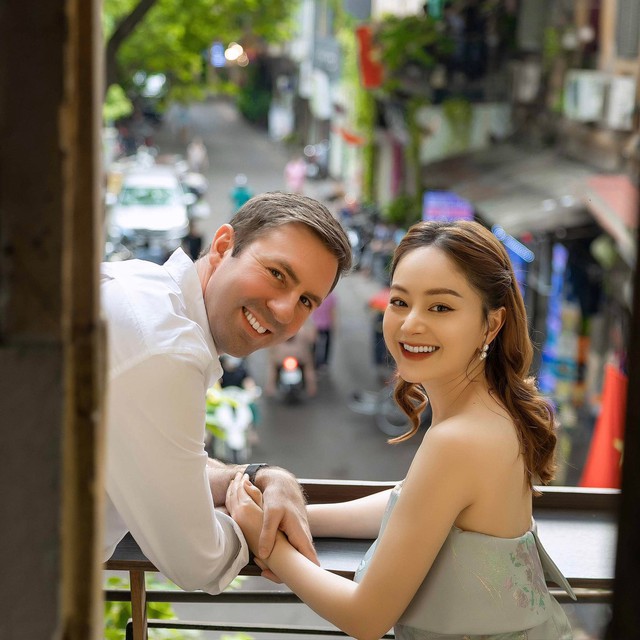 Sau 7 năm chung sống, diễn viên Lan Phương thông báo cuộc hôn nhân với chồng ngoại quốc đã kết thúc