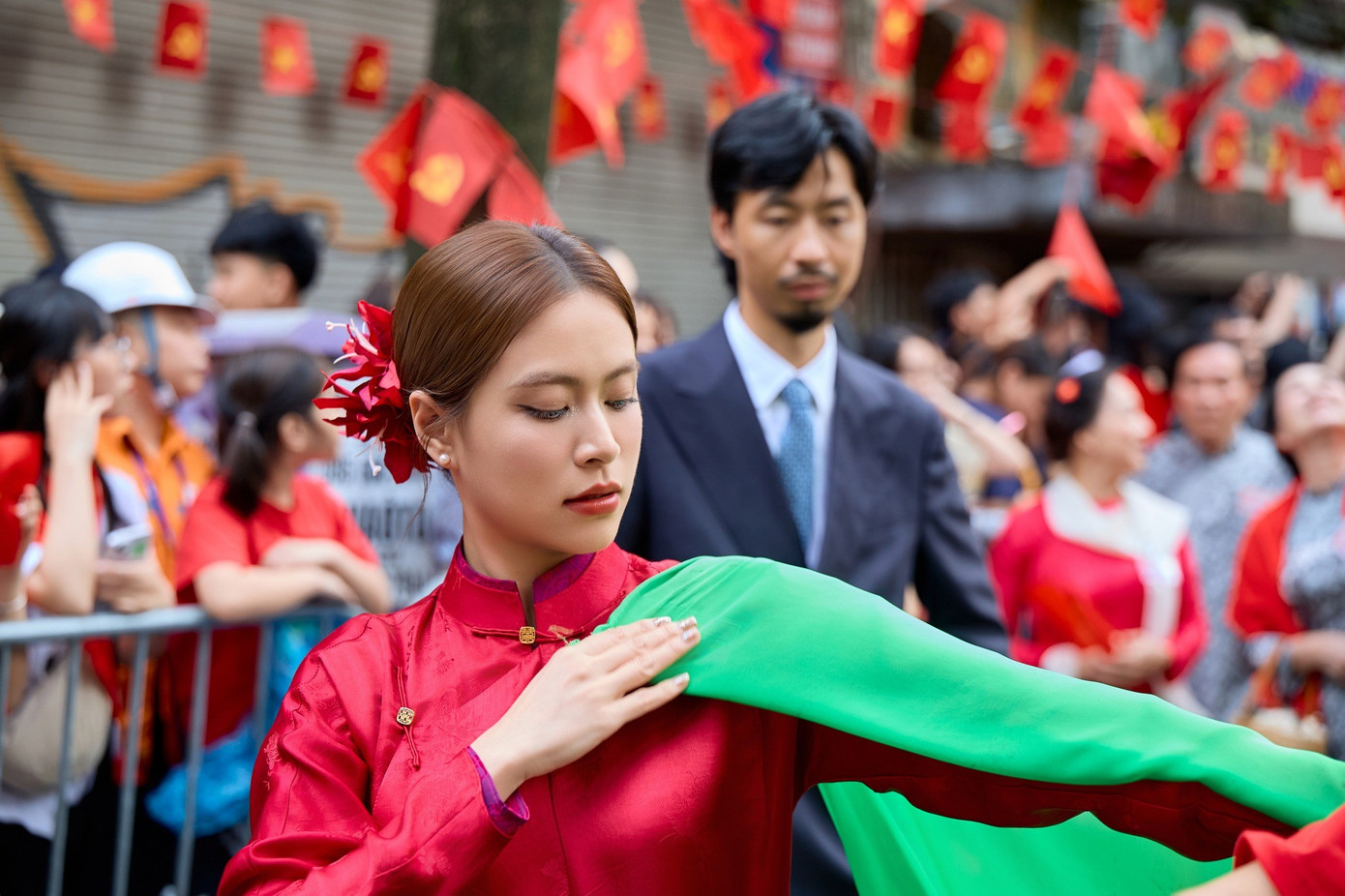 Đen Vâu và Hoàng Thùy Linh trong buổi sơ duyệt