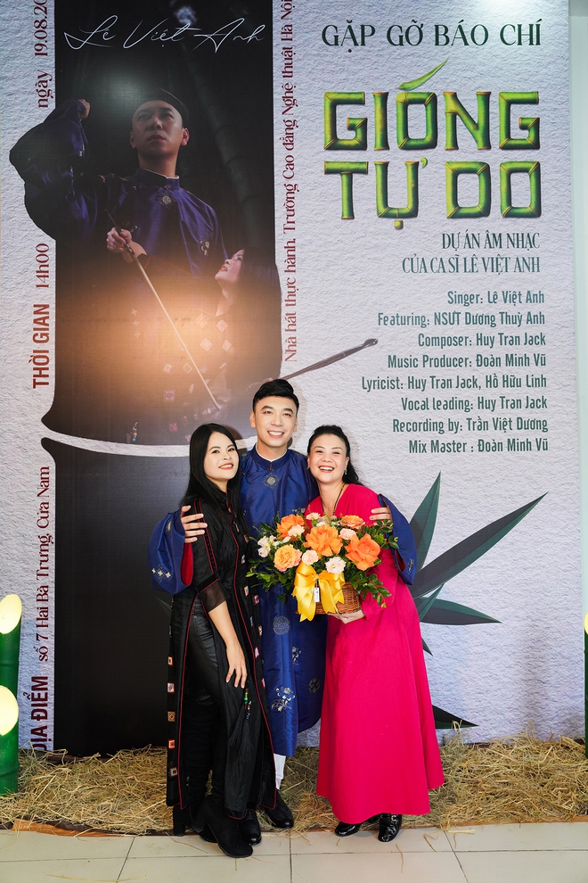 Không khí buổi lễ ra mắt MV
