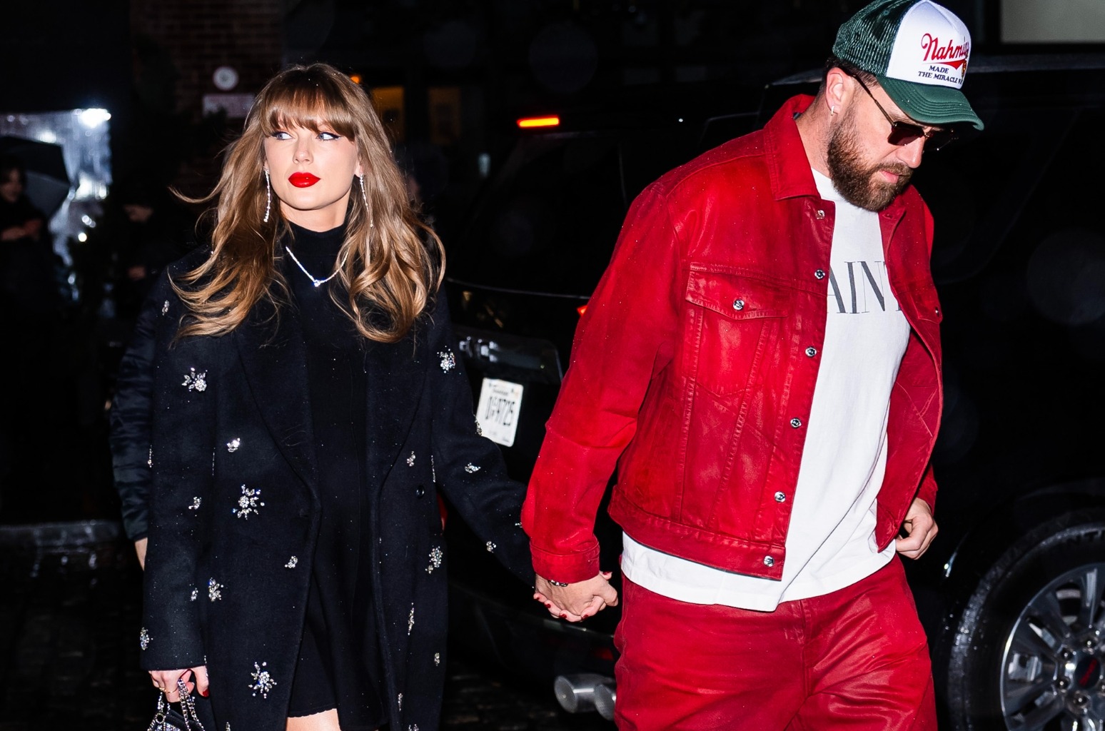 Taylor Swift hạnh phúc bên Travis Kelce