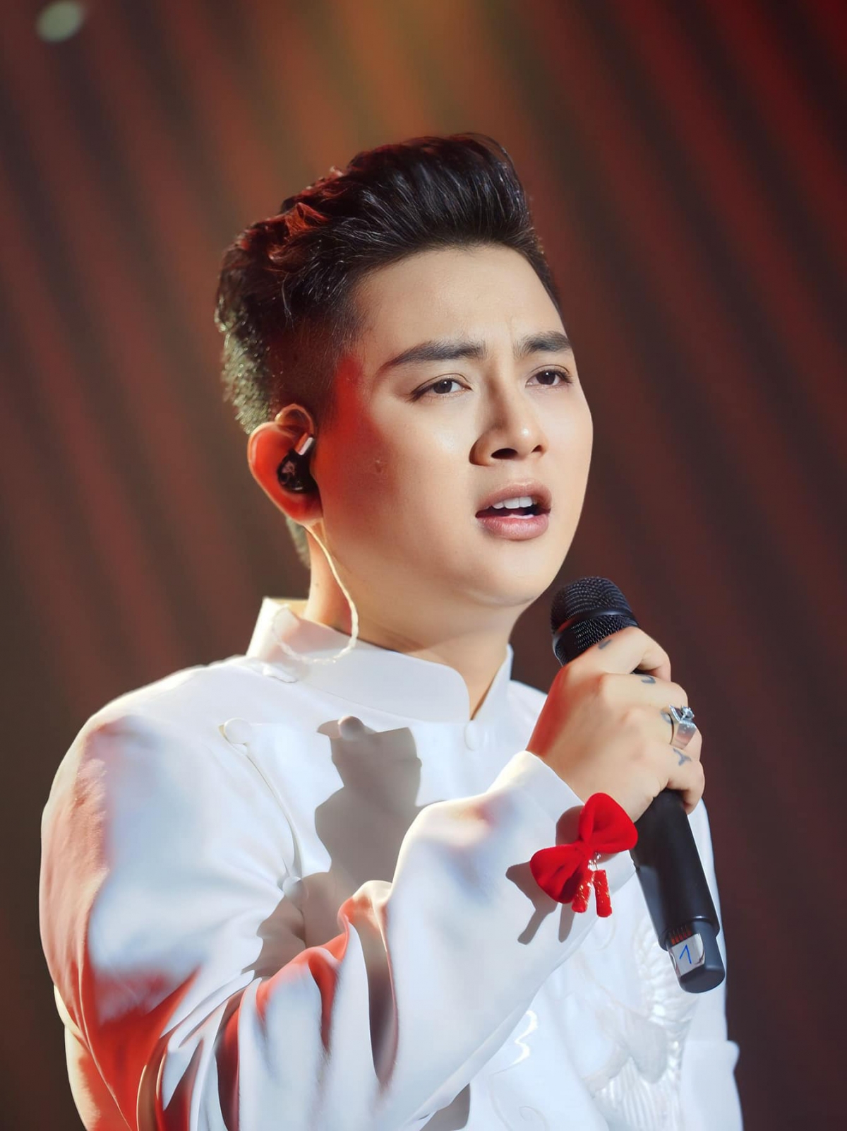 Ca sĩ Hoài Lâm cùng hai con gái chung với Cindy Lư