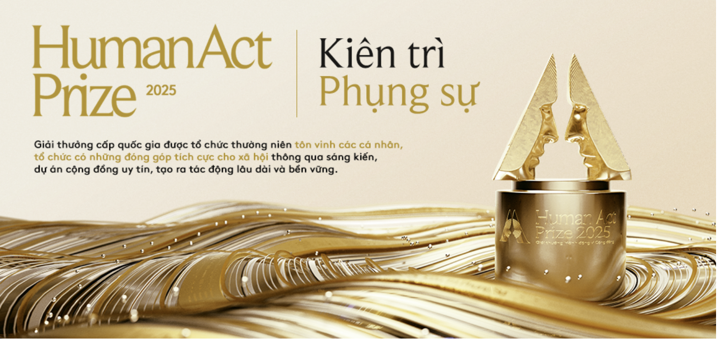 Hà Trúc Linh tươi tắn trong lễ trao giải