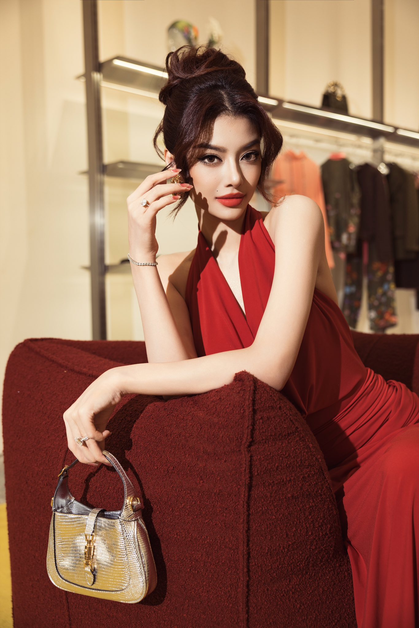 Lona Kiều Loan với cuộc sống sang chảnh như phú bà