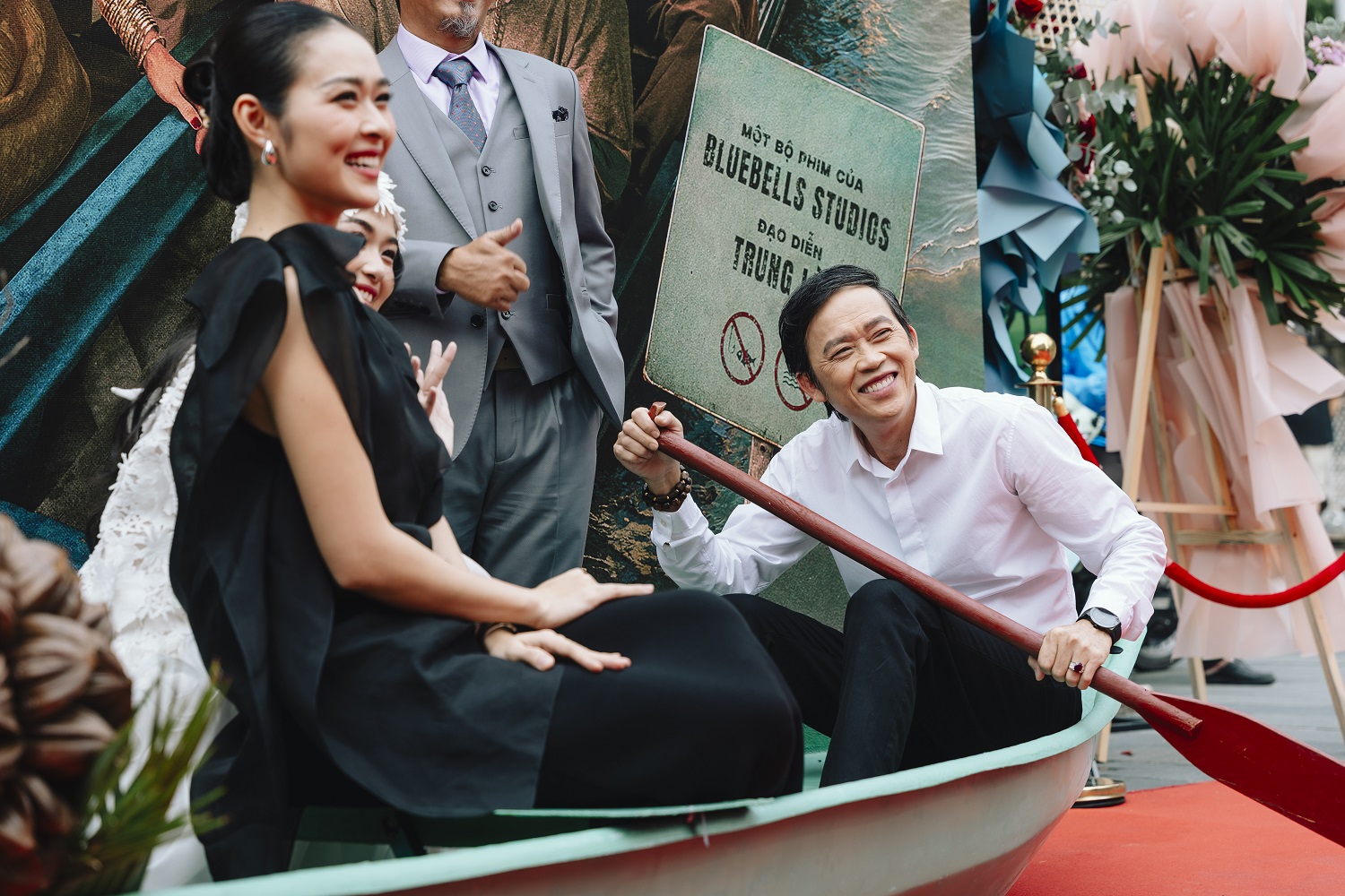 Hoài Linh tươi tắn, xuất hiện tại sự kiện