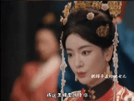 Thần thái sang trọng của Lý Thạnh