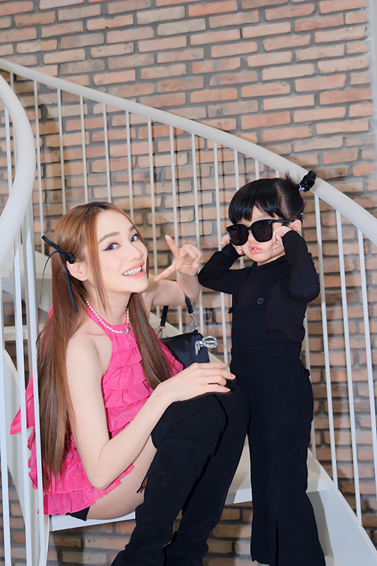 Ảnh gia đình ba người