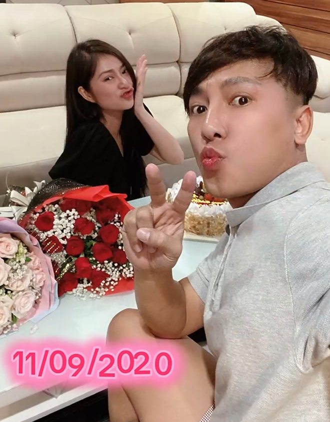 Hình ảnh thân mật hiếm hoi của cặp đôi