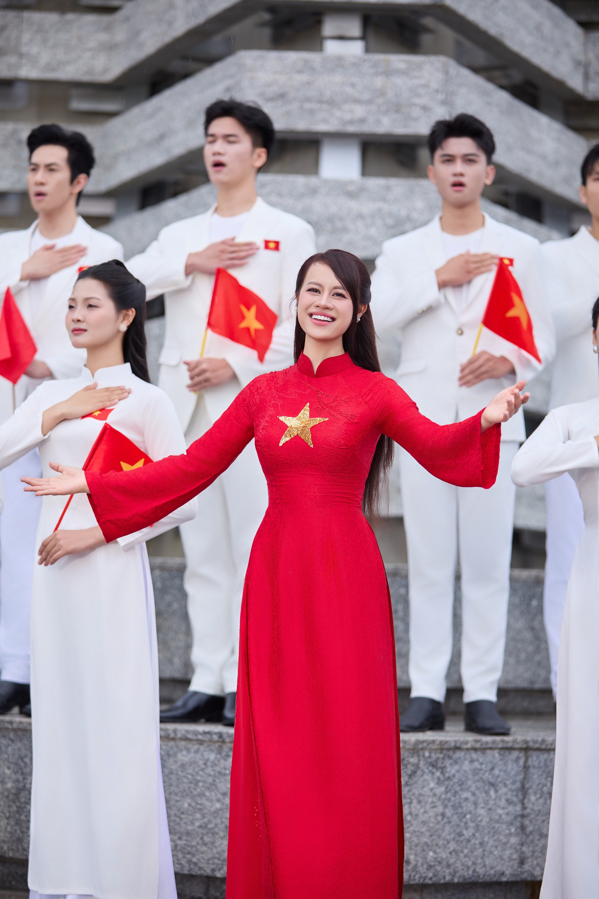 Huyền Anh Yoko lan tỏa tinh thần yêu nước qua âm nhạc