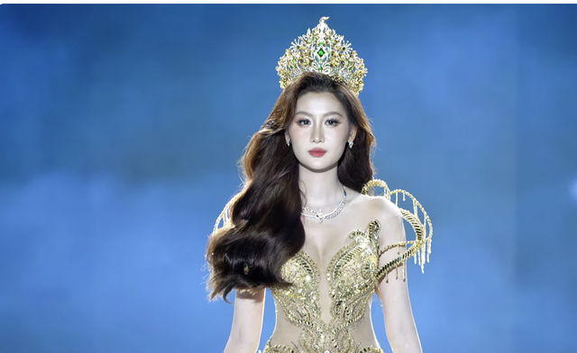 Hoa hậu Võ Lê Quế Anh chia tay nhiệm kỳ