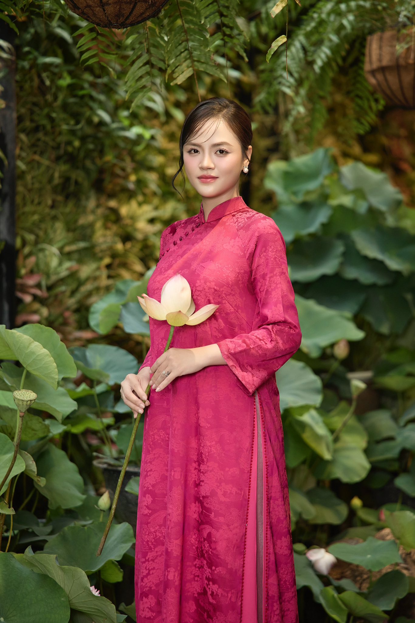 Thu Quỳnh bên tổ ấm hạnh phúc