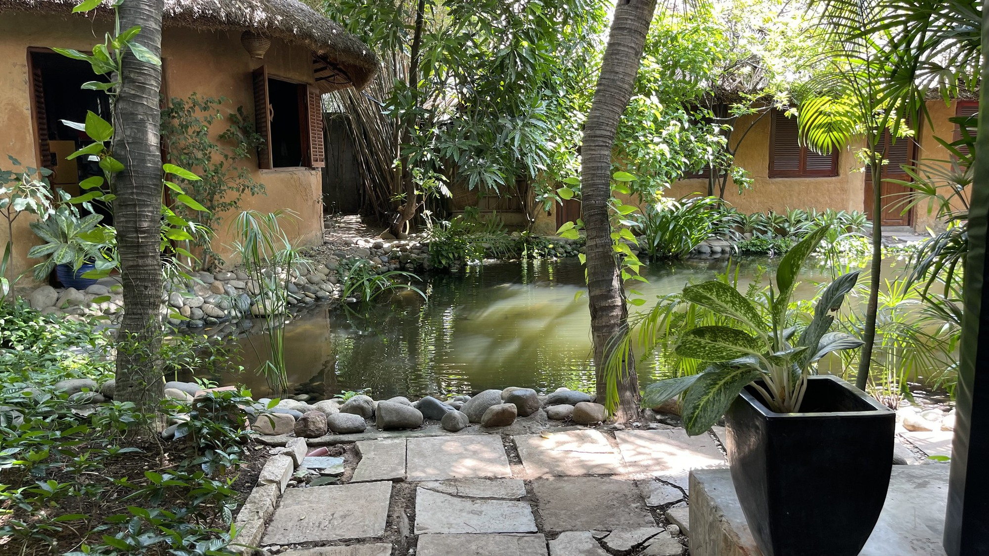 Không gian sân vườn đẹp như resort