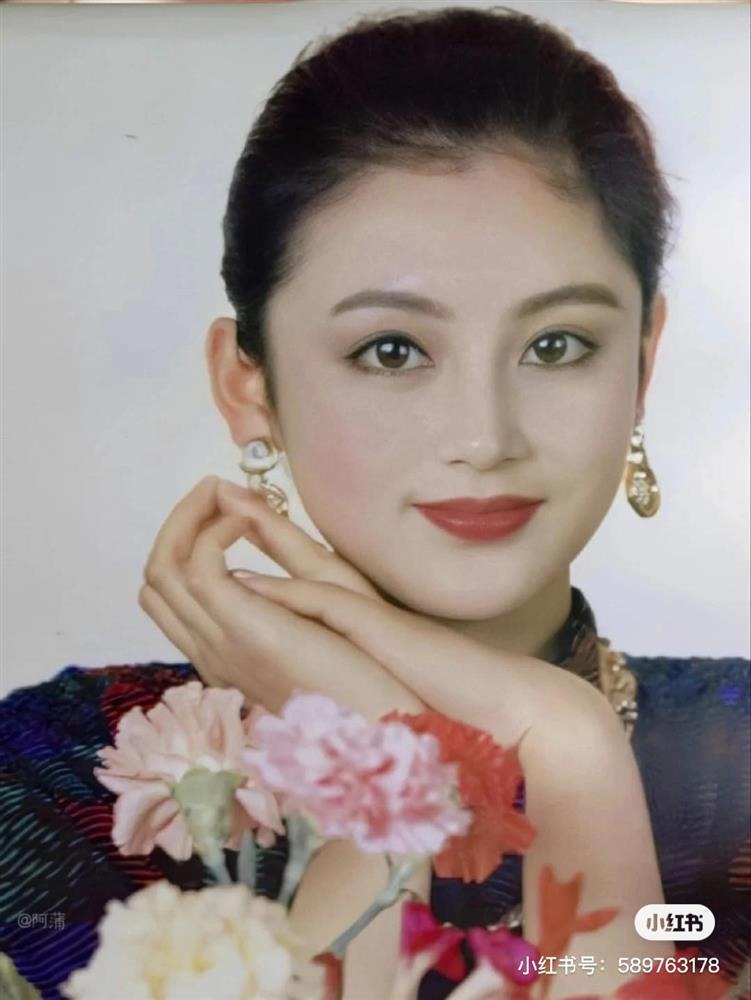 Nhan sắc Trần Hồng trên màn ảnh cổ trang Trần Hồng nổi bật với vai diễn cổ trang