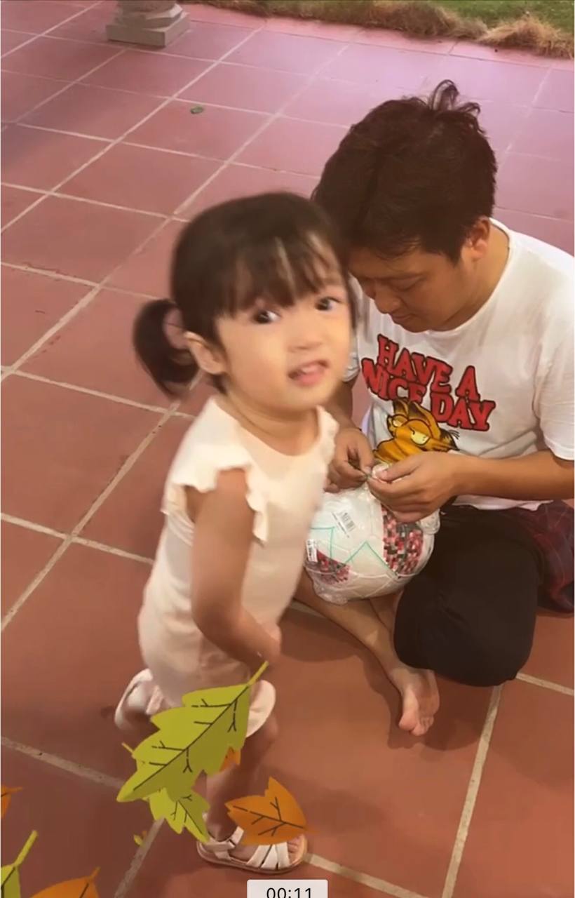 Hai con của Trường Giang - Nhã Phương
