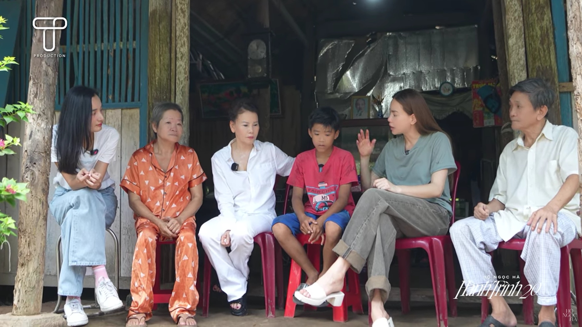 Hồ Ngọc Hà bật khóc khi nghe câu chuyện em Trần Quang Giàu