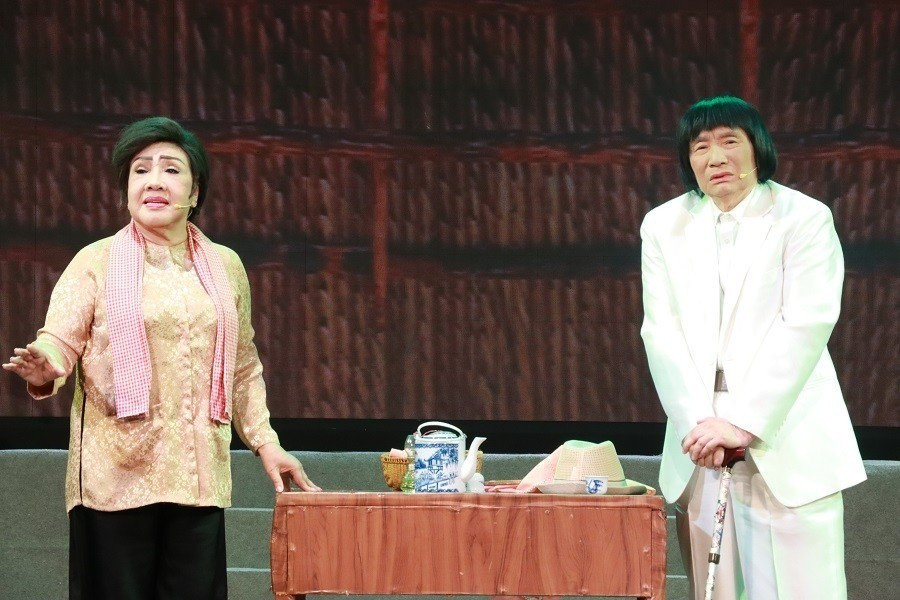 Cảnh diễn cải lương truyền thống