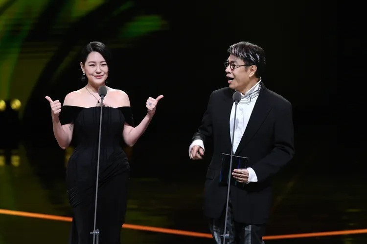 Từ Hy Đệ nhận giải Kim Chung