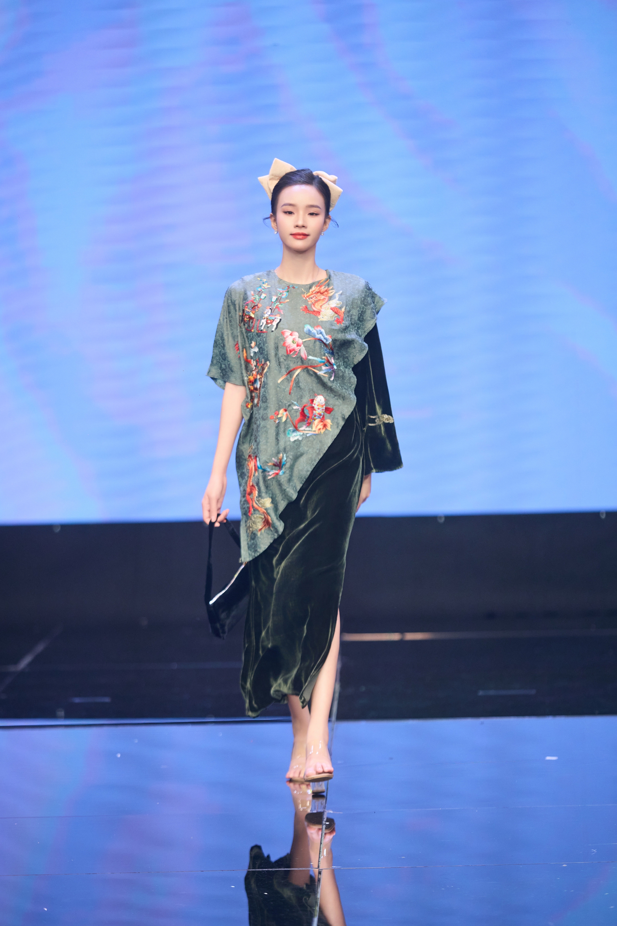 Váy đầm nhung the sang trọng
