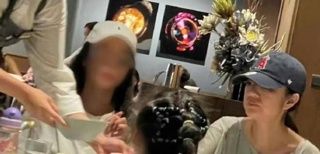 Nữ diễn viên phim giờ vàng mặt mũi sưng húp, tàn tạ khó tin