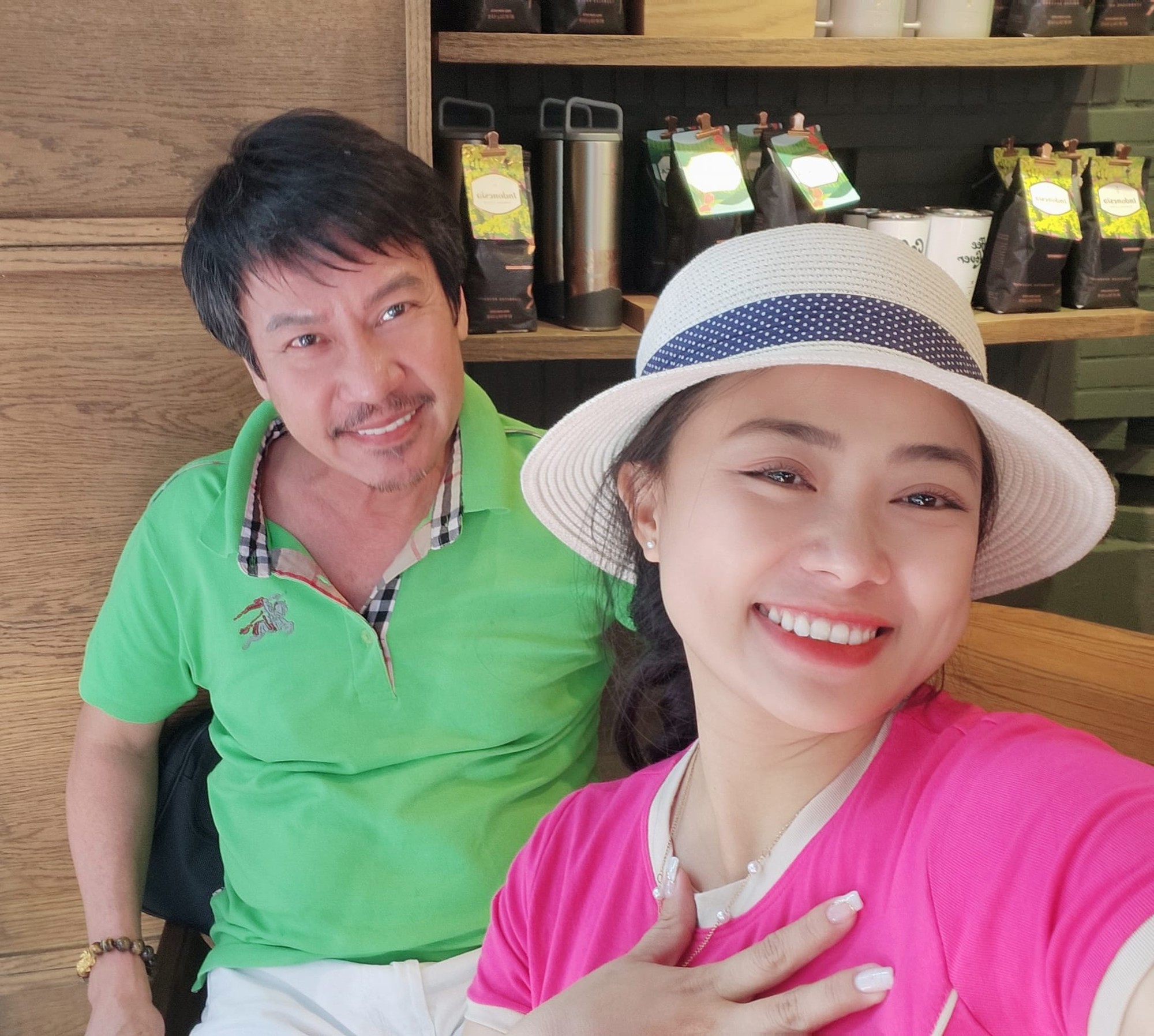 Dù không có con chung, nhưng vợ chồng Lê Huỳnh vẫn hạnh phúc, gắn bó