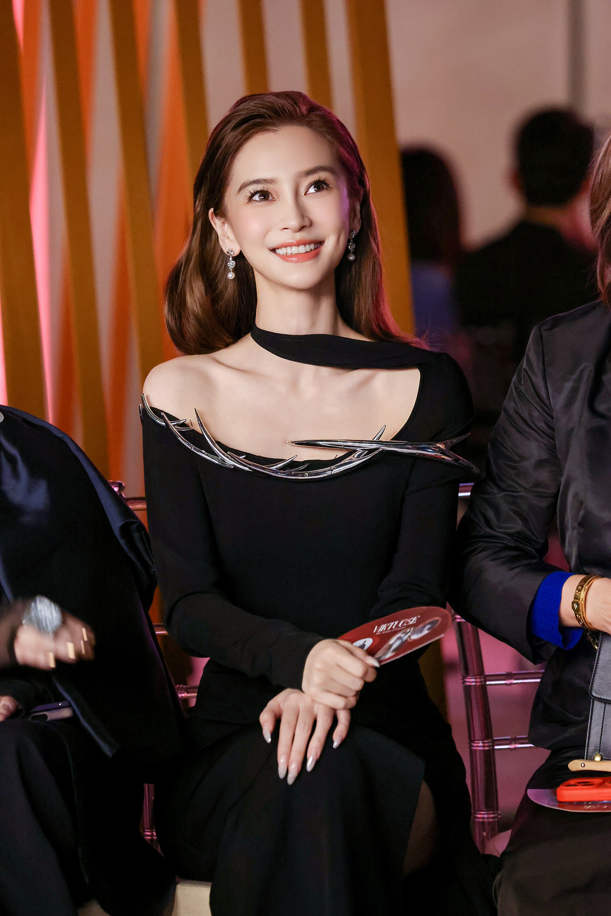 Scandal xem show Crazy Horse của Angelababy