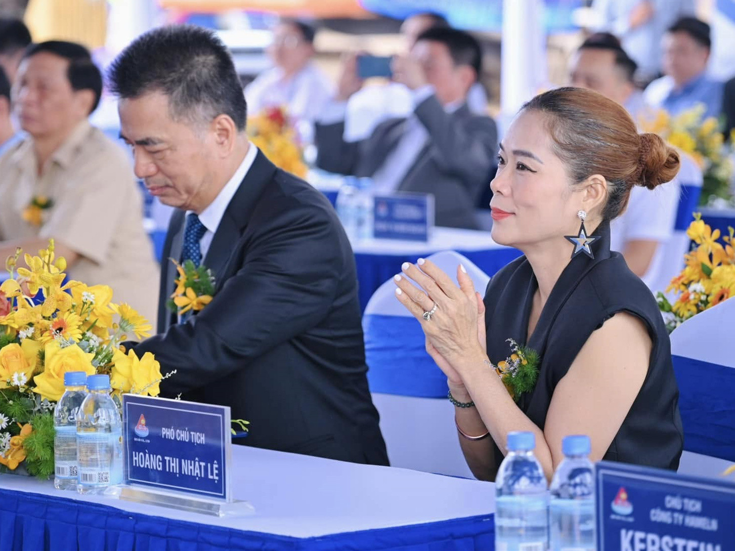 Mỹ Lệ và chồng trong sự kiện kinh doanh