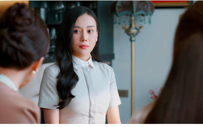 Phương Oanh trong vai Mỹ Anh