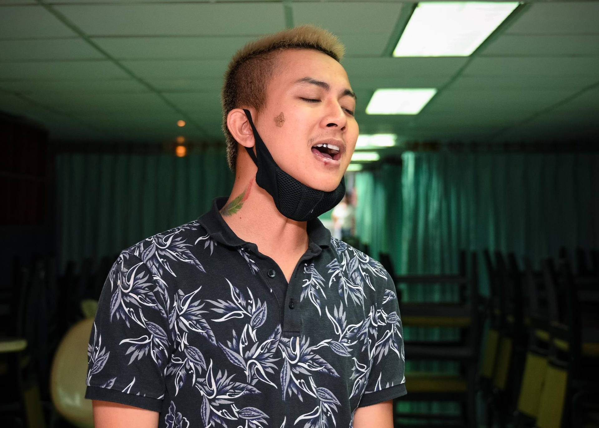 Hoài Lâm từng gây sốc khi xuất hiện với nhiều hình xăm