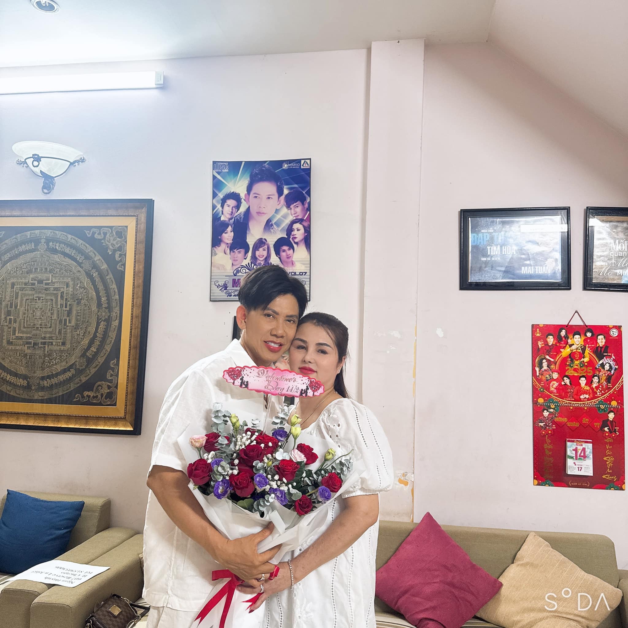 Mai Tuấn và bạn gái đi du lịch chung