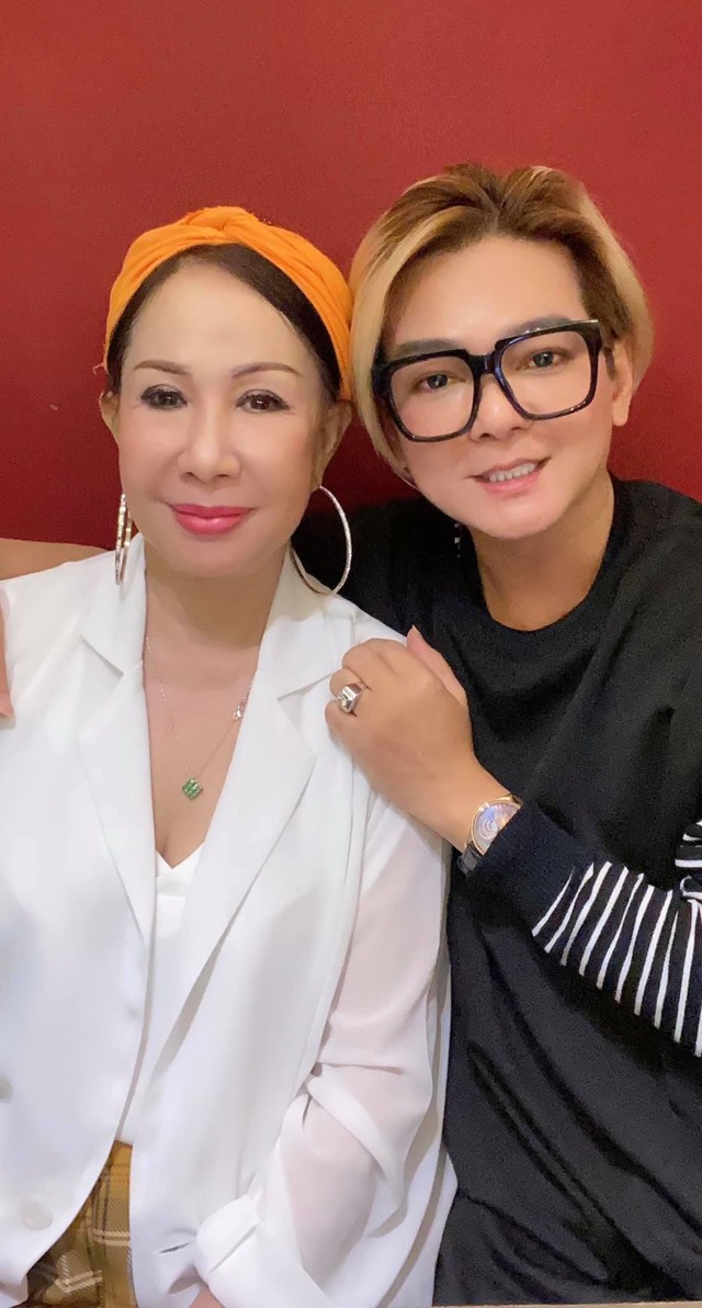 Cặp đôi nhận cháu bên nhà vợ làm con nuôi Vũ Hà và vợ nhận người cháu làm con nuôi