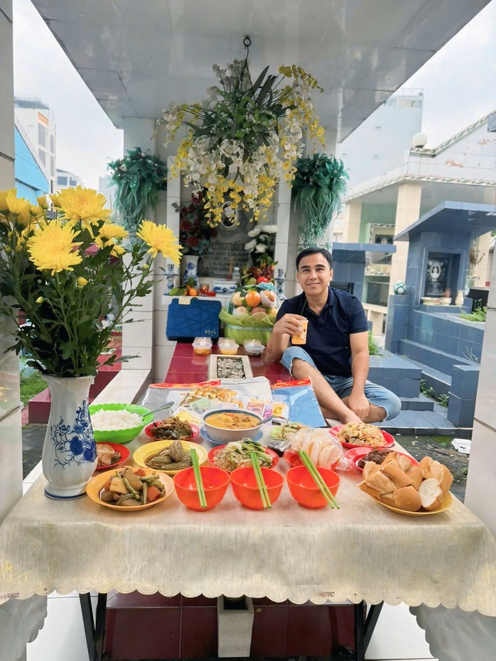 Tổ chức cúng giỗ lần thứ 29 cho cố diễn viên Buổi cúng giỗ lần thứ 29 cho Lê Công Tuấn Anh