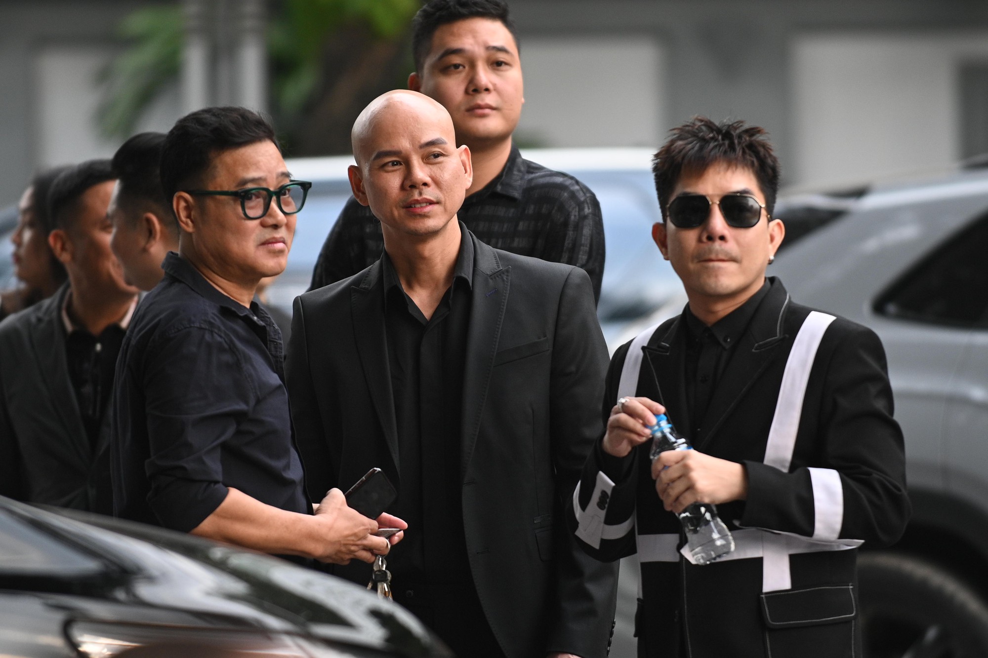 Nguyễn Hồng Sơn và Phan Đinh Tùng tại lễ viếng