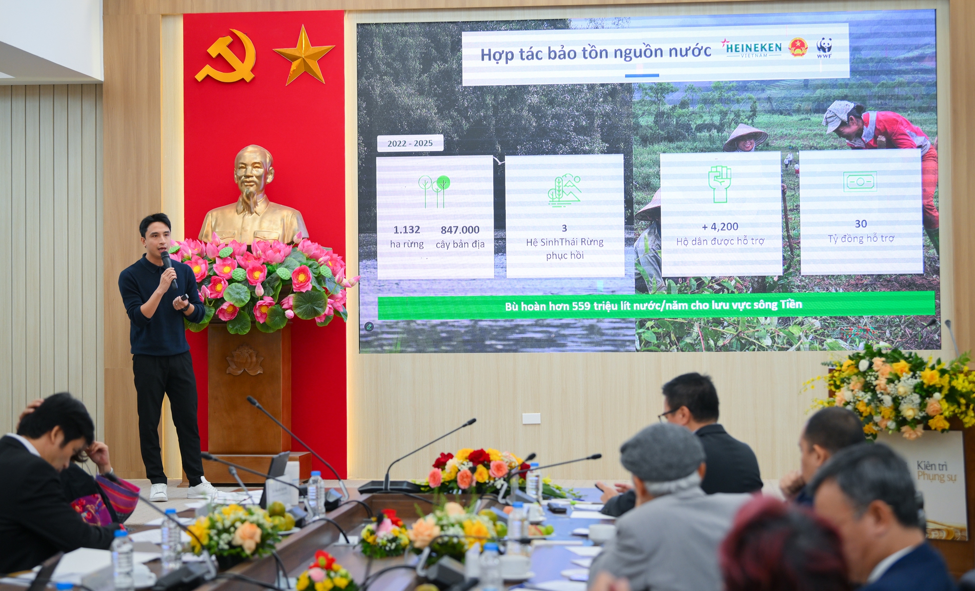 Phần thuyết trình của đại diện dự án Bảo tồn nguồn nước