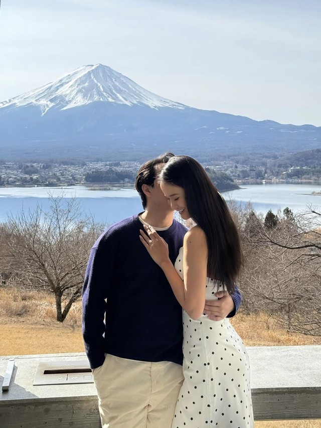 Khoảnh khắc cầu hôn Hương Ly tại Nhật Bản