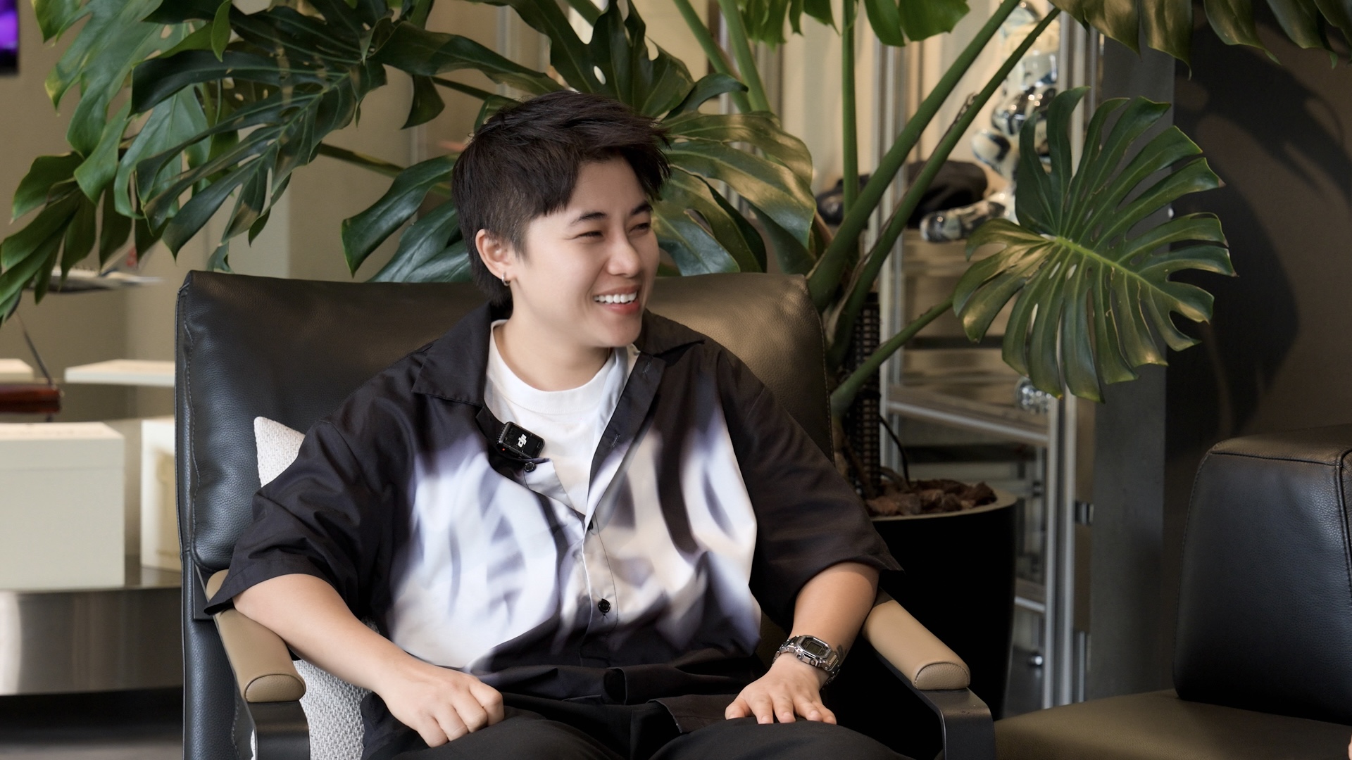 Đạo diễn Đinh Hà Uyên Thư