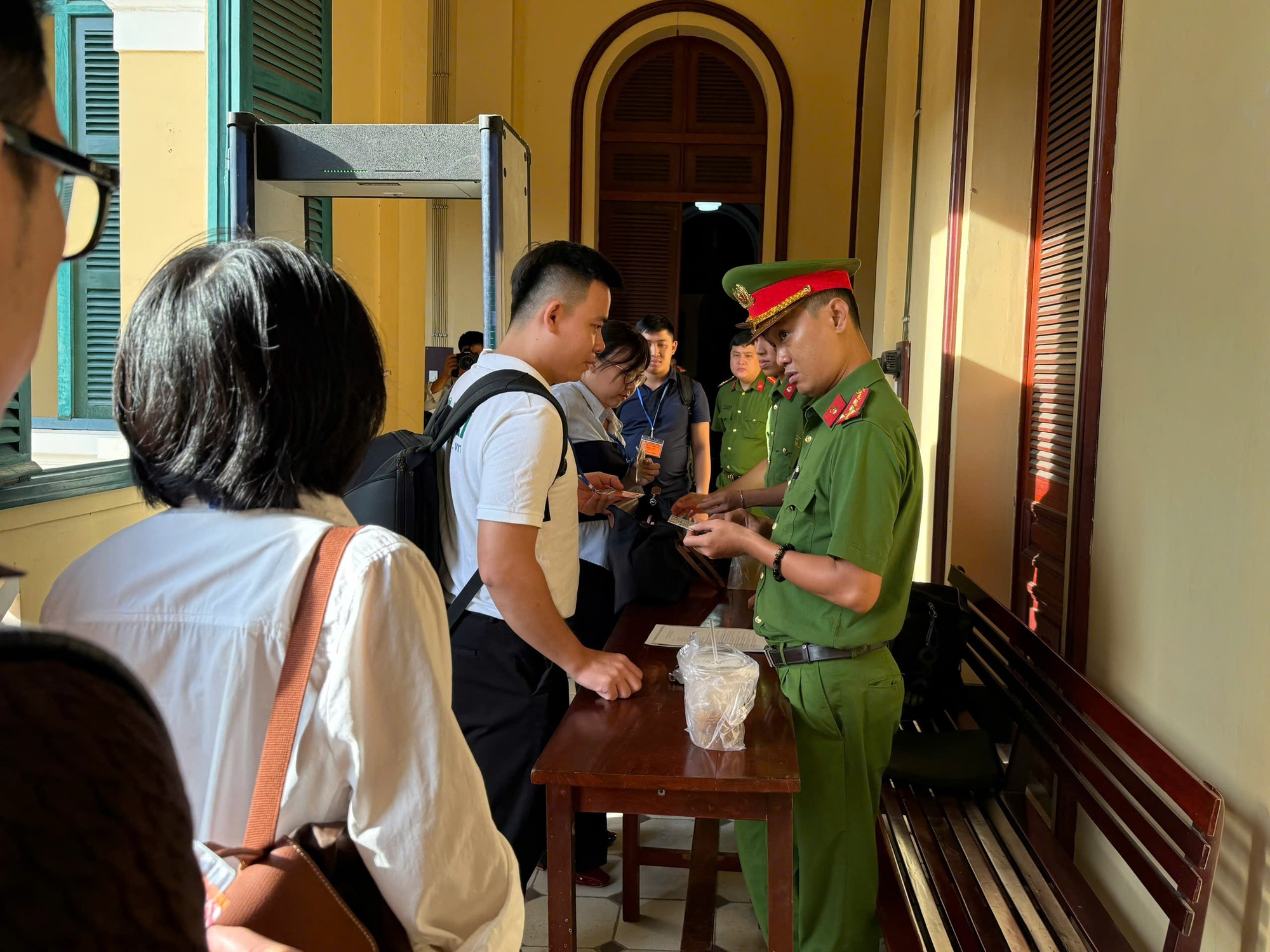 Lực lượng an ninh tại khu vực phiên tòa