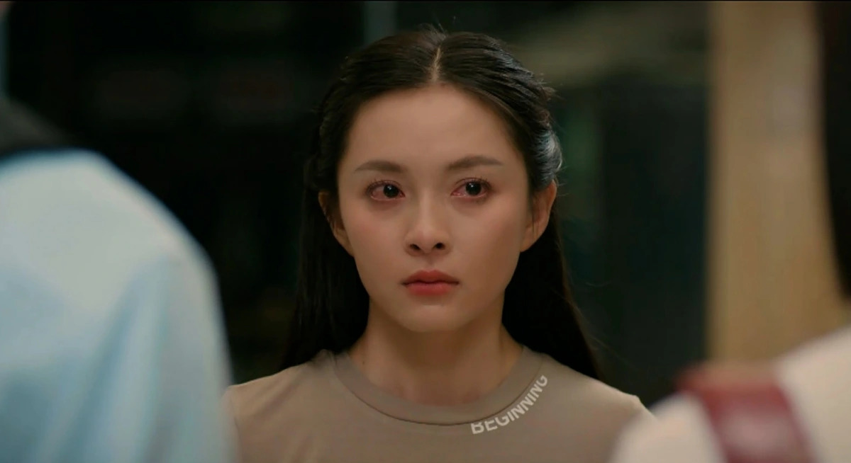 Khuôn mặt thể hiện nhiều cung bậc cảm xúc của nhân vật Nga