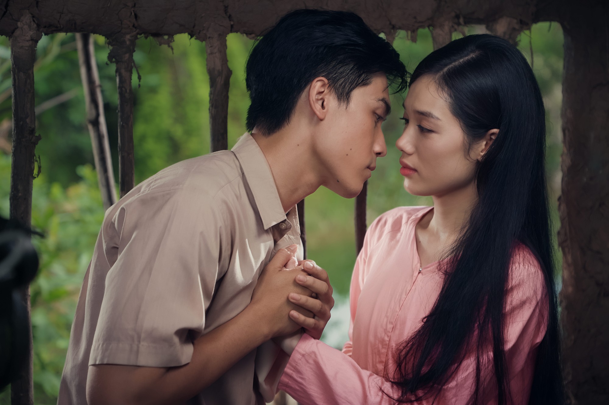 Cặp đôi mỹ nam mỹ nữ trong teaser Khoảnh khắc tình cảm của Trâm Anh và Võ Điền Gia Huy