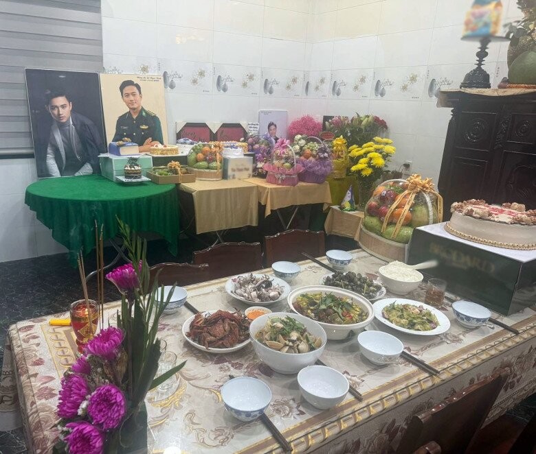 Em trai nhắn 1 câu tới cố diễn viên Quý Bình, ai nghe cũng lặng người- Ảnh 2. Không khí tổ chức sinh nhật cho Quý Bình