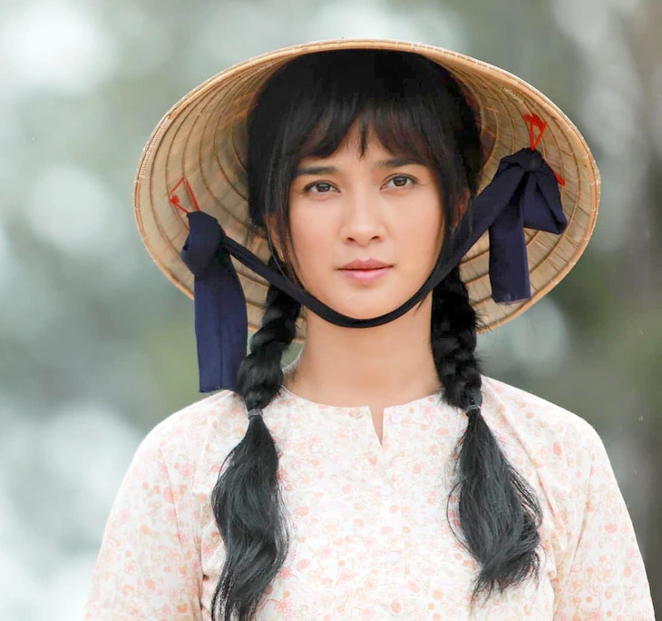 Kim Tuyến vai Hai Thơ trong phim Mẹ biển Kim Tuyến vai Hai Thơ trong phim Mẹ biển