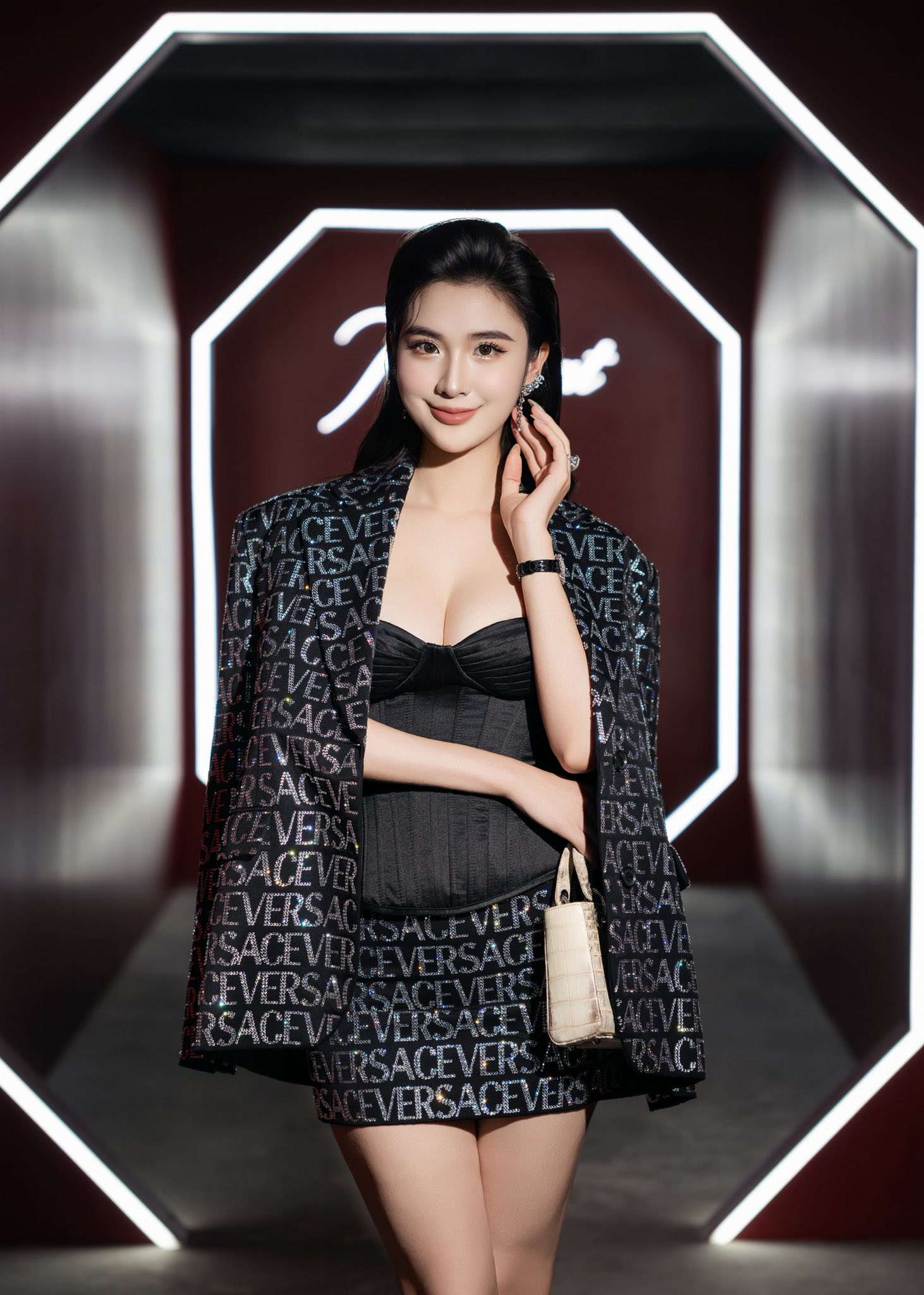 Ngọc Loan vai trò quản lý thẩm mỹ