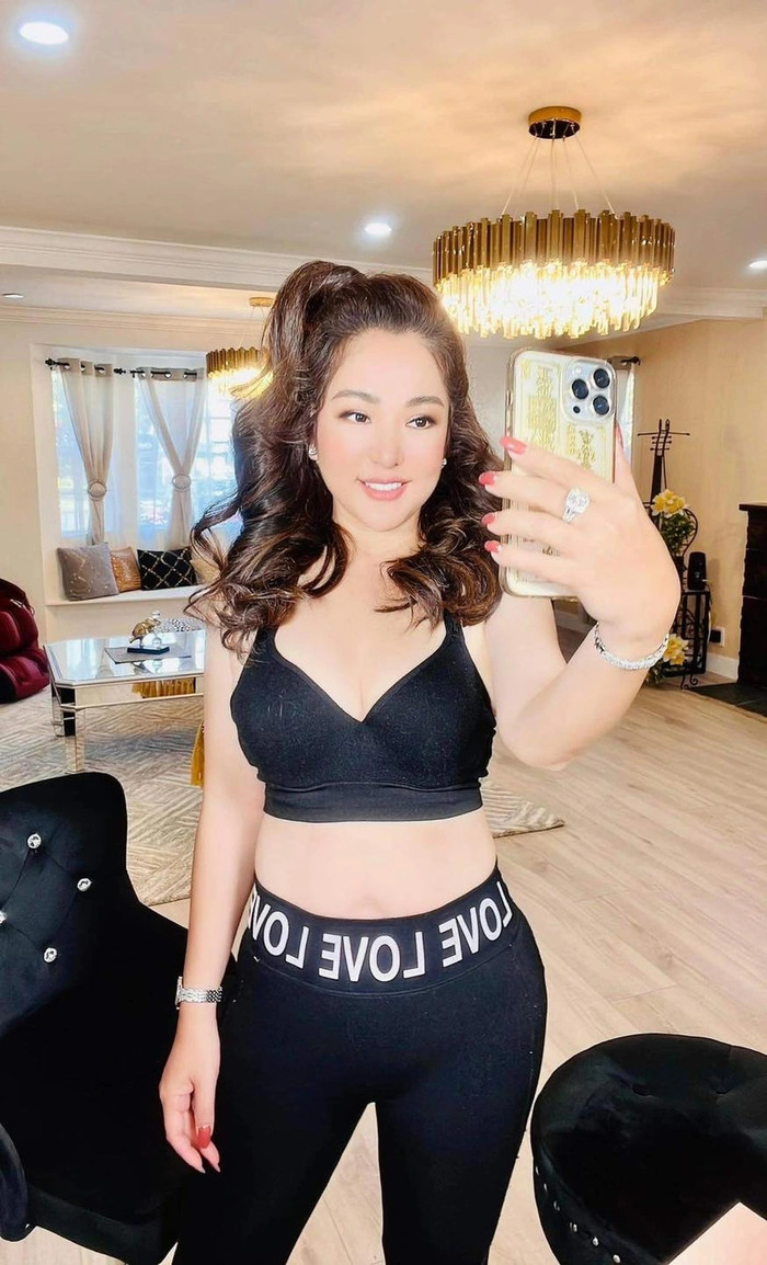 Thúy Nga chăm sóc con cái và phát triển sự nghiệp