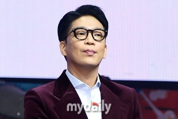 Ảnh cổ tay bị thương của MC Mong