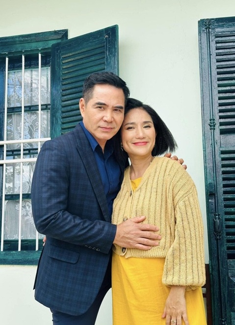 Diễn viên Trung Dũng và NSƯT Cát Tường trò chuyện