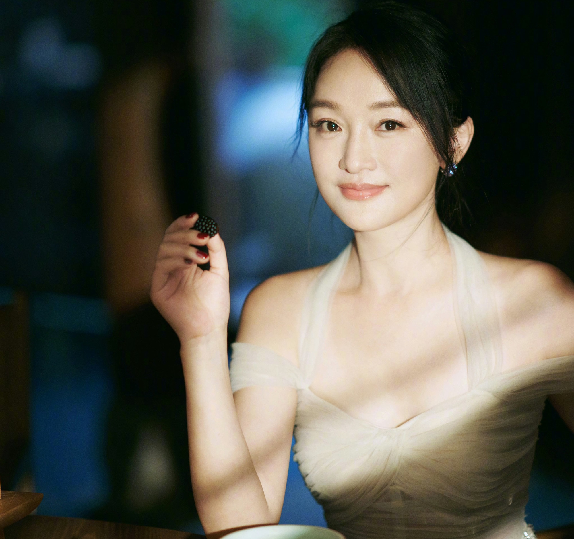 Nữ minh tinh Châu Tấn