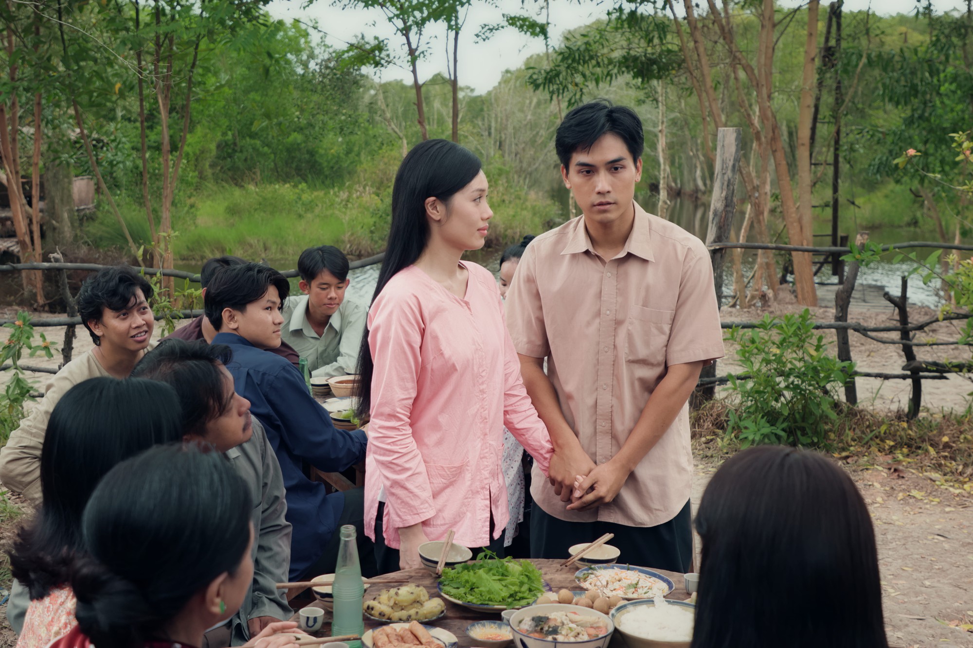 Trâm Anh gây ấn tượng với vẻ đẹp tự nhiên Trâm Anh với phong thái mộc mạc nhưng cuốn hút